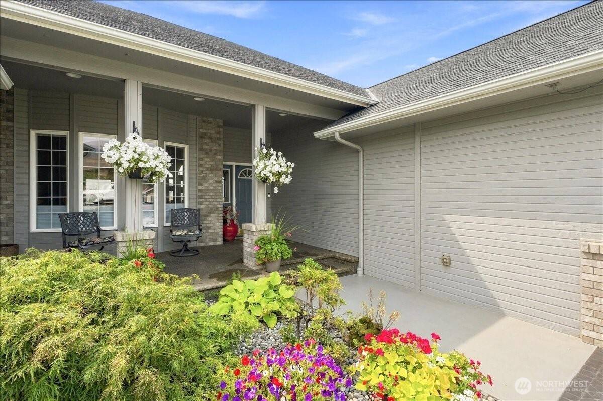628 Briarwood DR, East Wenatchee, WA 98802