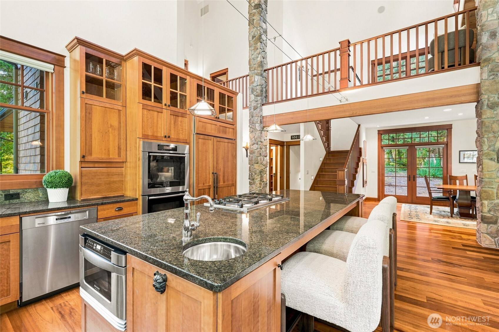 6887 Lakewood Park LN, Anacortes, WA 98221