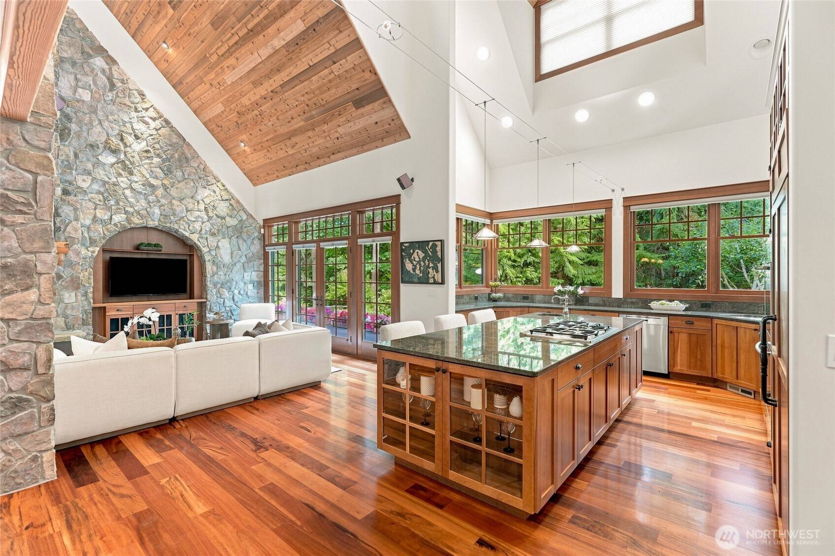 6887 Lakewood Park LN, Anacortes, WA 98221