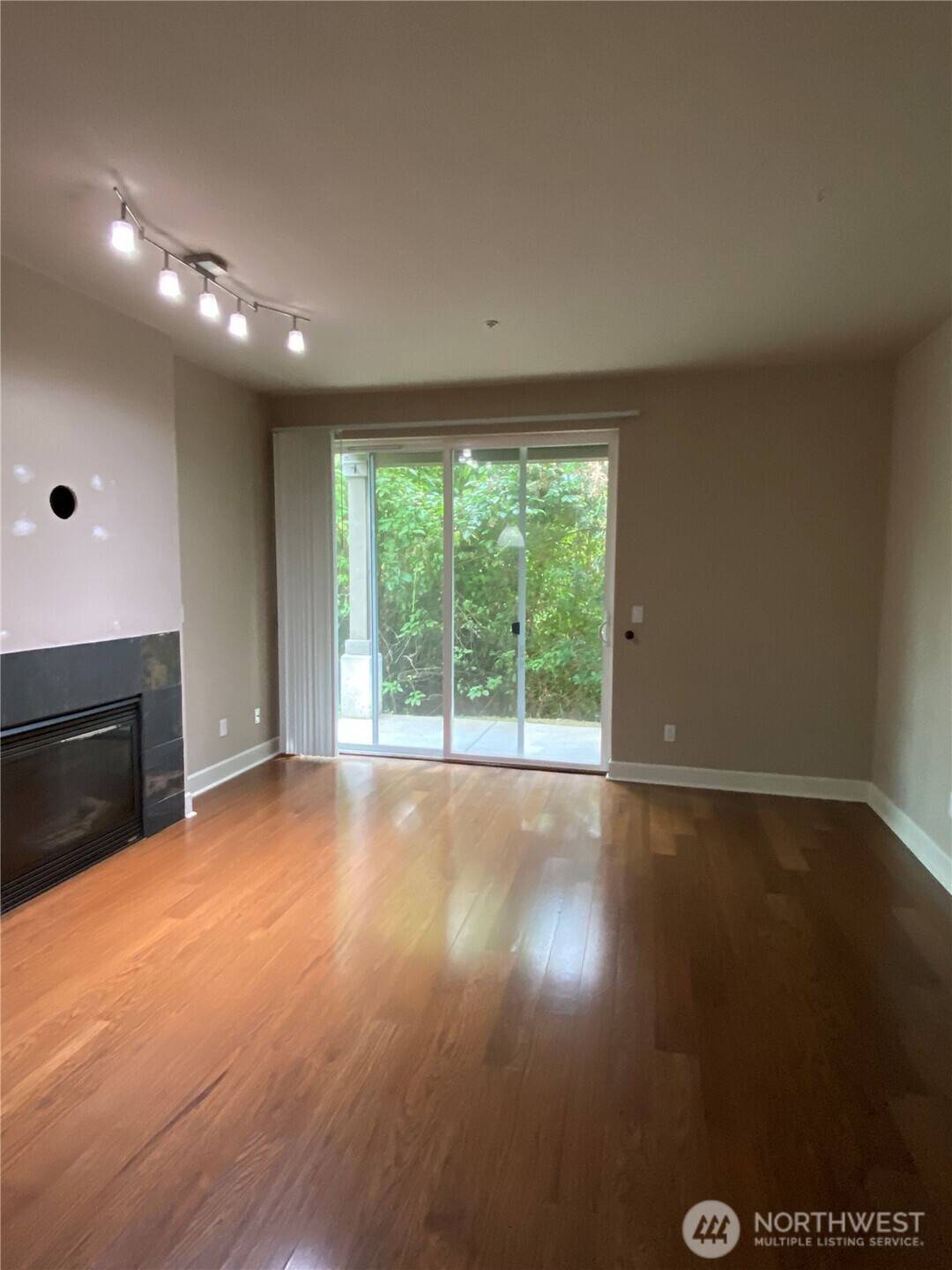 19102 20th DR SE #A101, Bothell, WA 98012