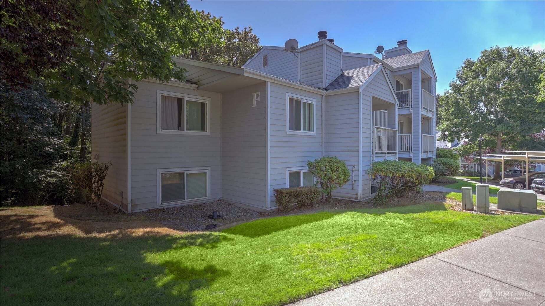 975 Aberdeen AVE NE #F204, Renton, WA 98056