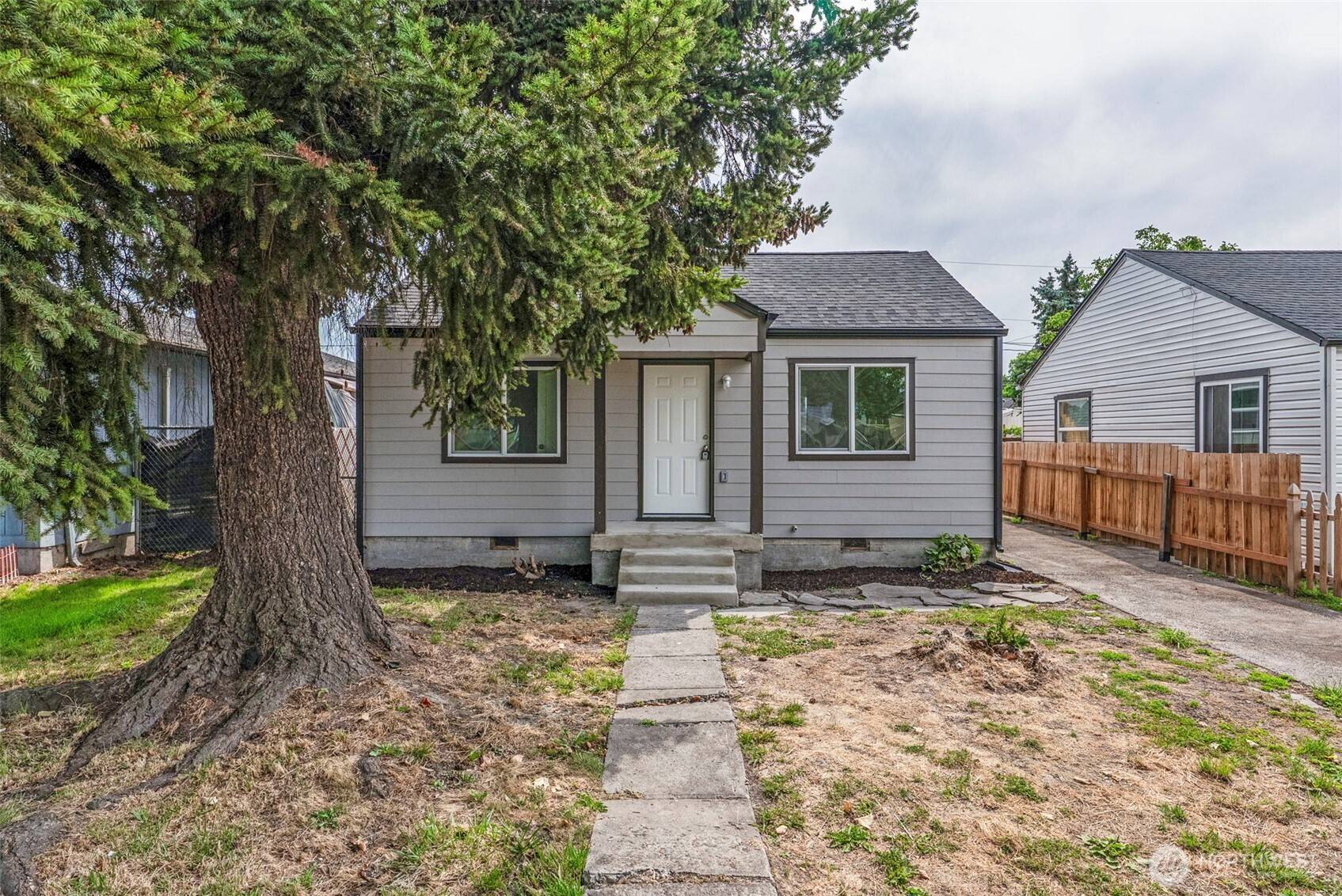 256 28th AVE, Longview, WA 98632