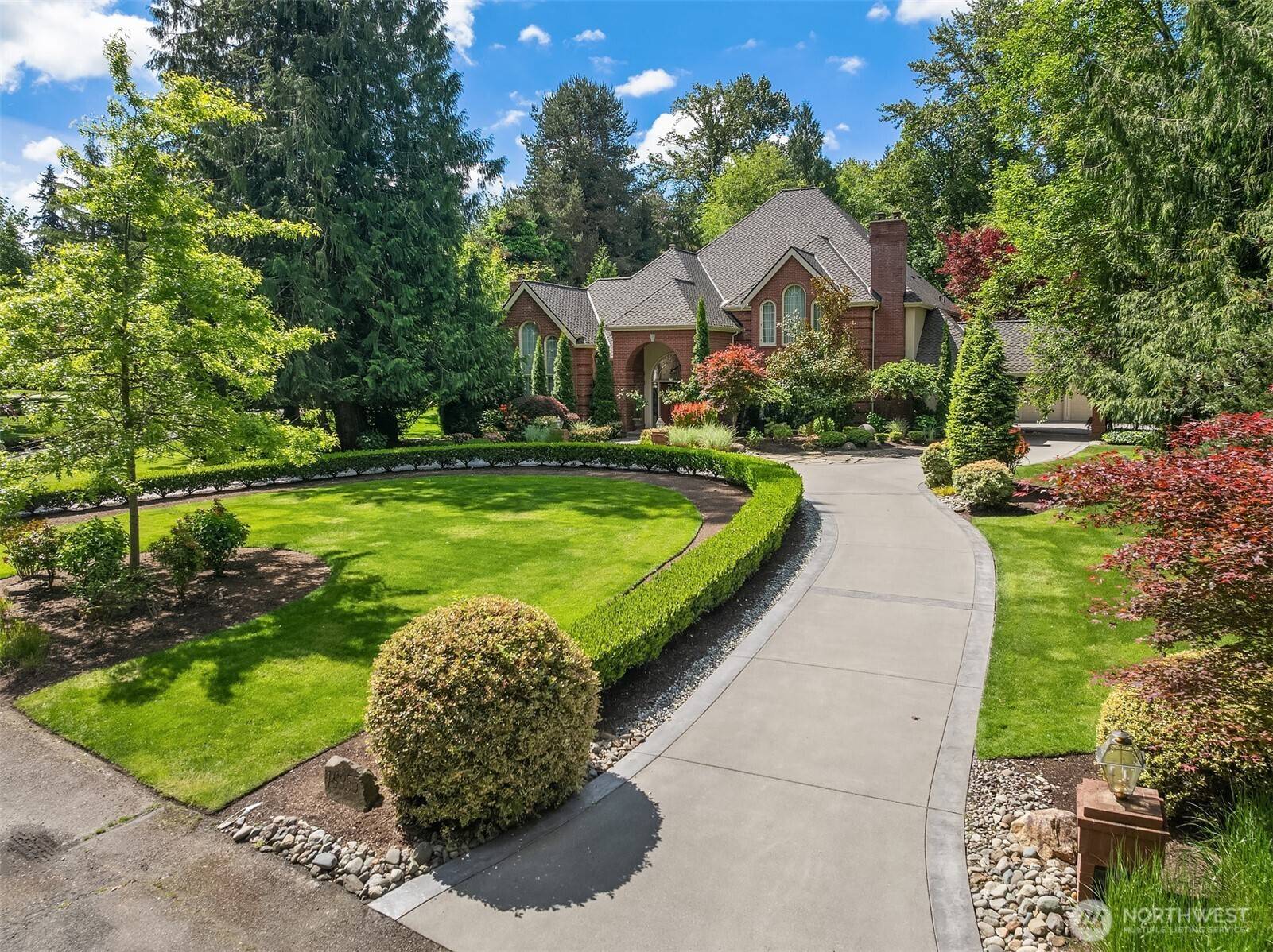 19955 NE 129th ST, Woodinville, WA 98077