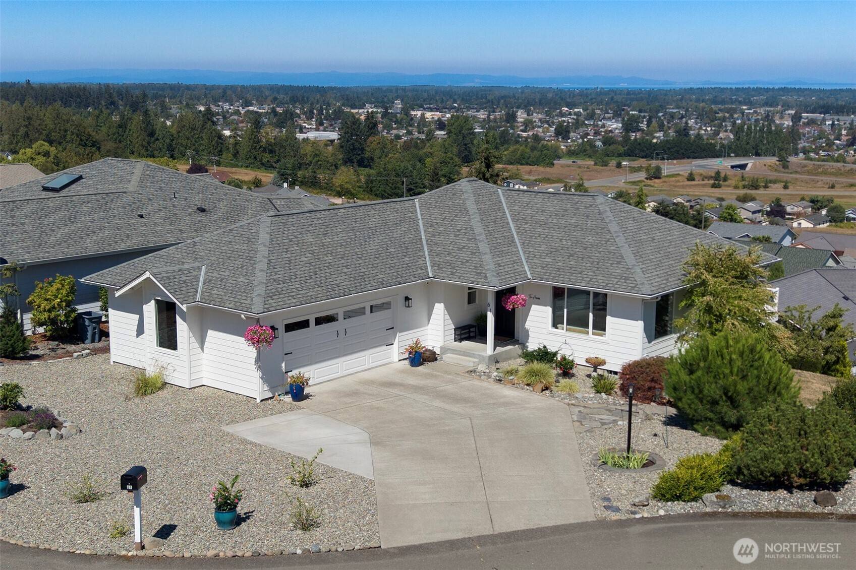 61 Jade CIR, Sequim, WA 98382