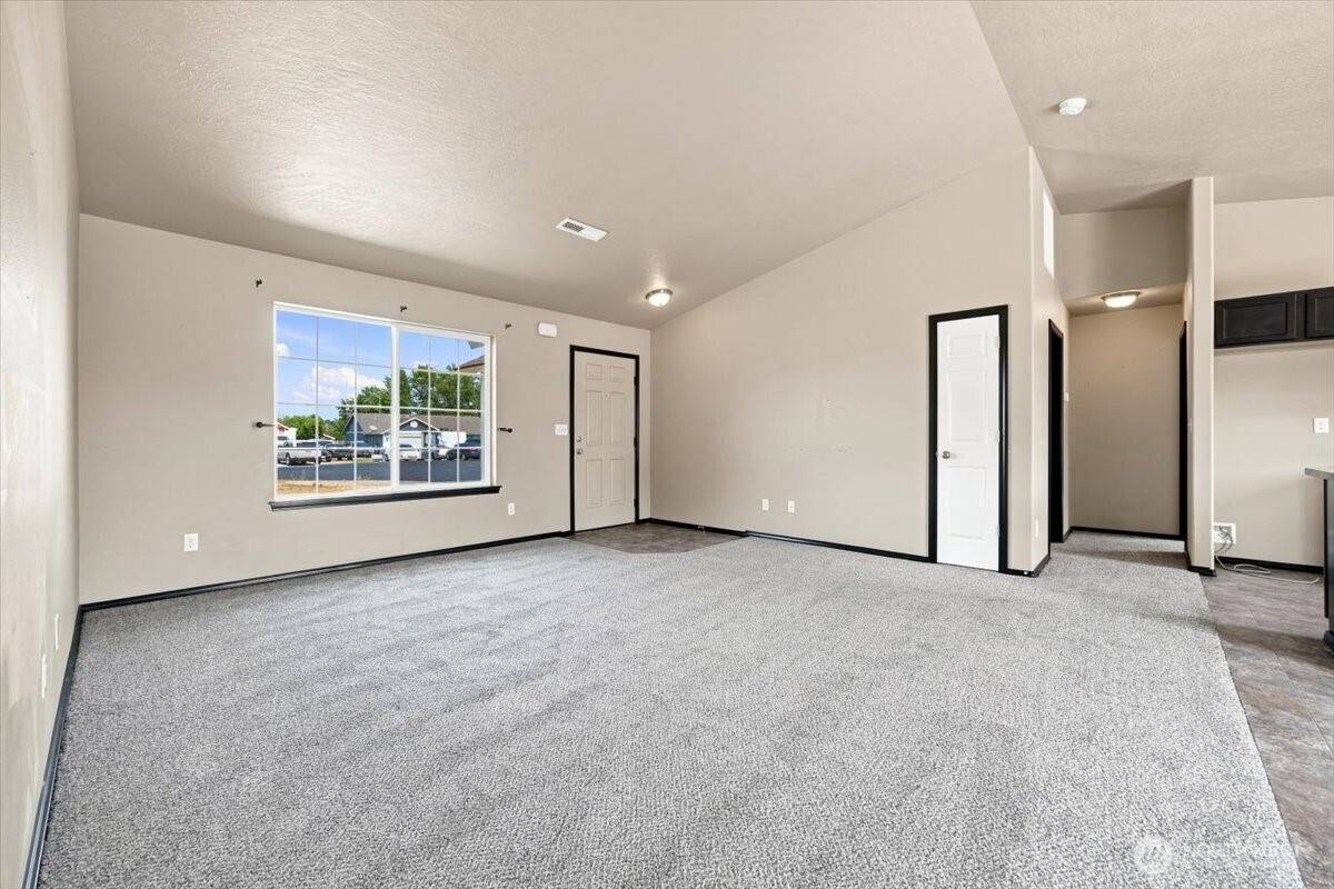 462 E 15th Place, Kennewick, WA 99337