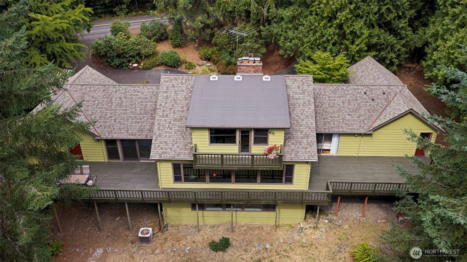 25235 SE Mirrormont DR, Issaquah, WA 98027