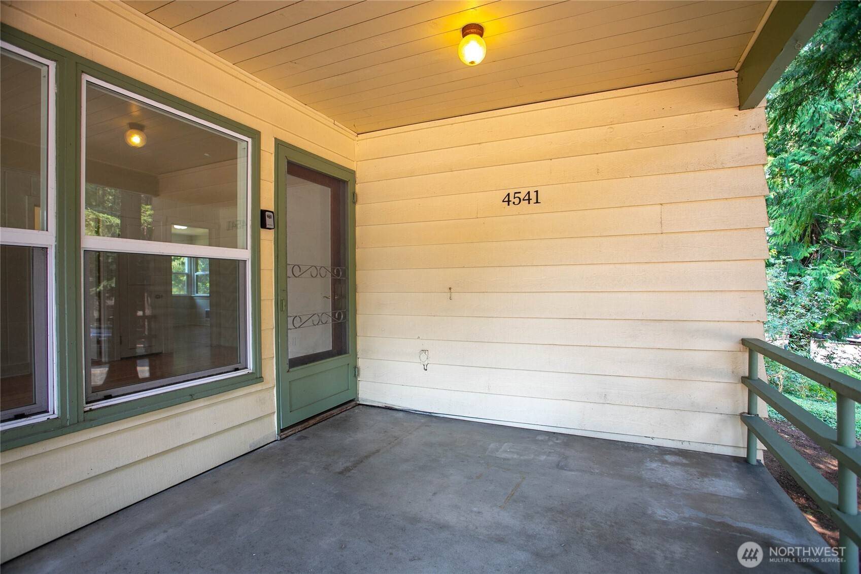 4541 Cable ST, Bellingham, WA 98229