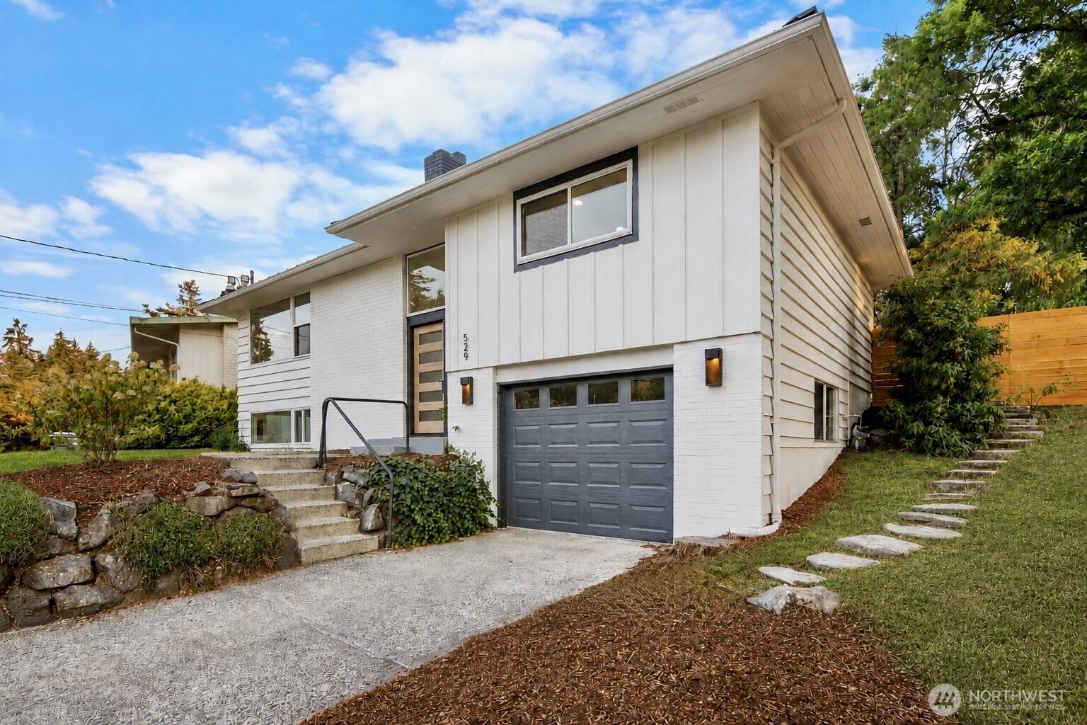 529 S 302nd ST, Federal Way, WA 98003