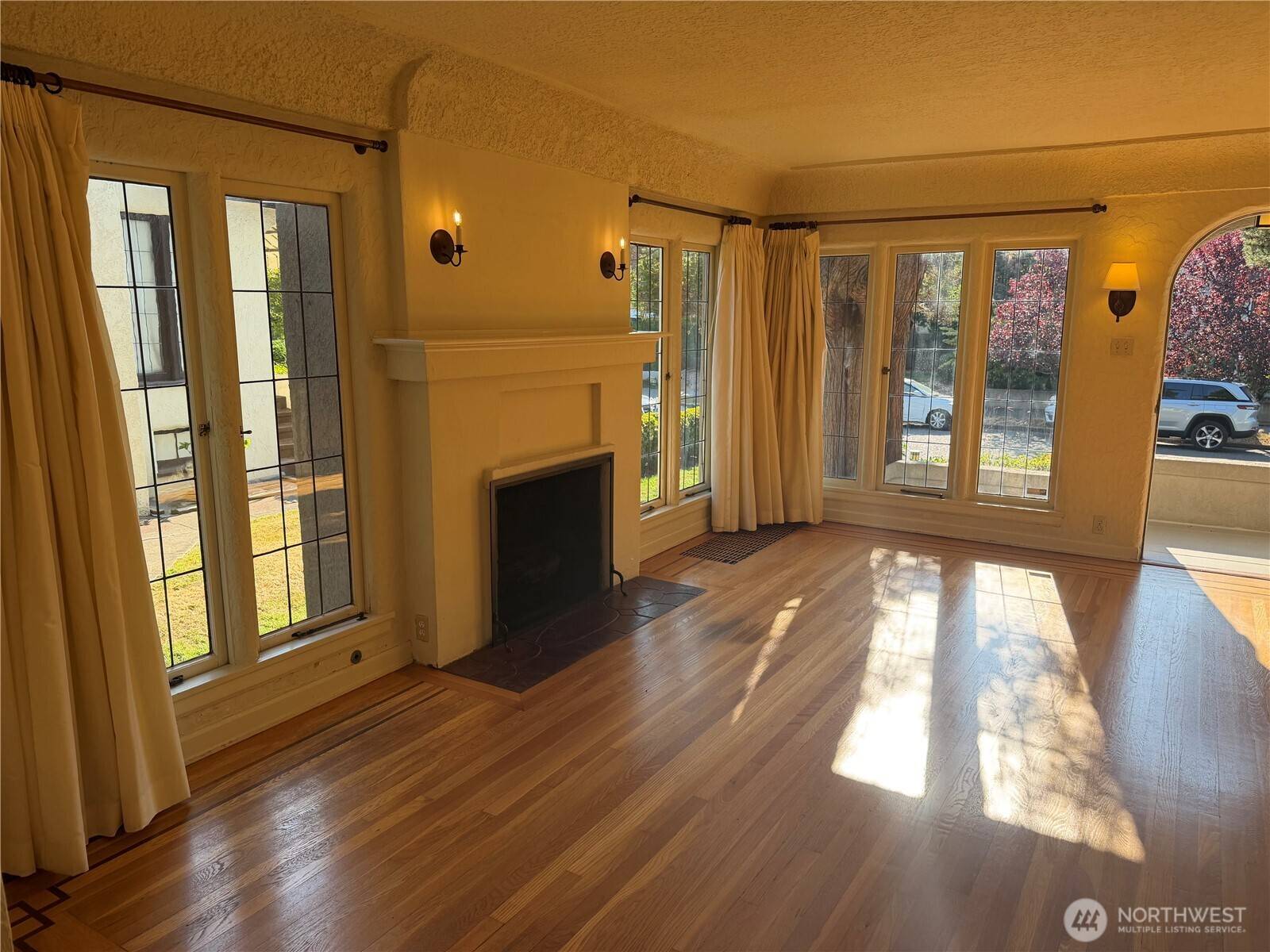 2014 41st AVE E, Seattle, WA 98112