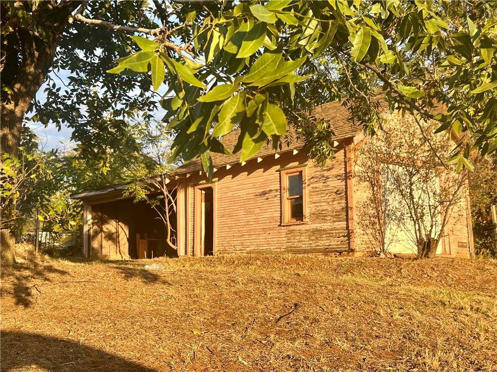 423 E Franklin AVE, Weatherford, OK 73096