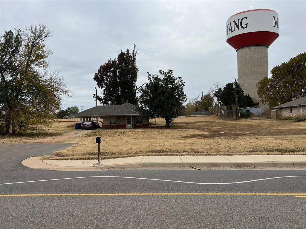 307 S mustang RD, Mustang, OK 73064