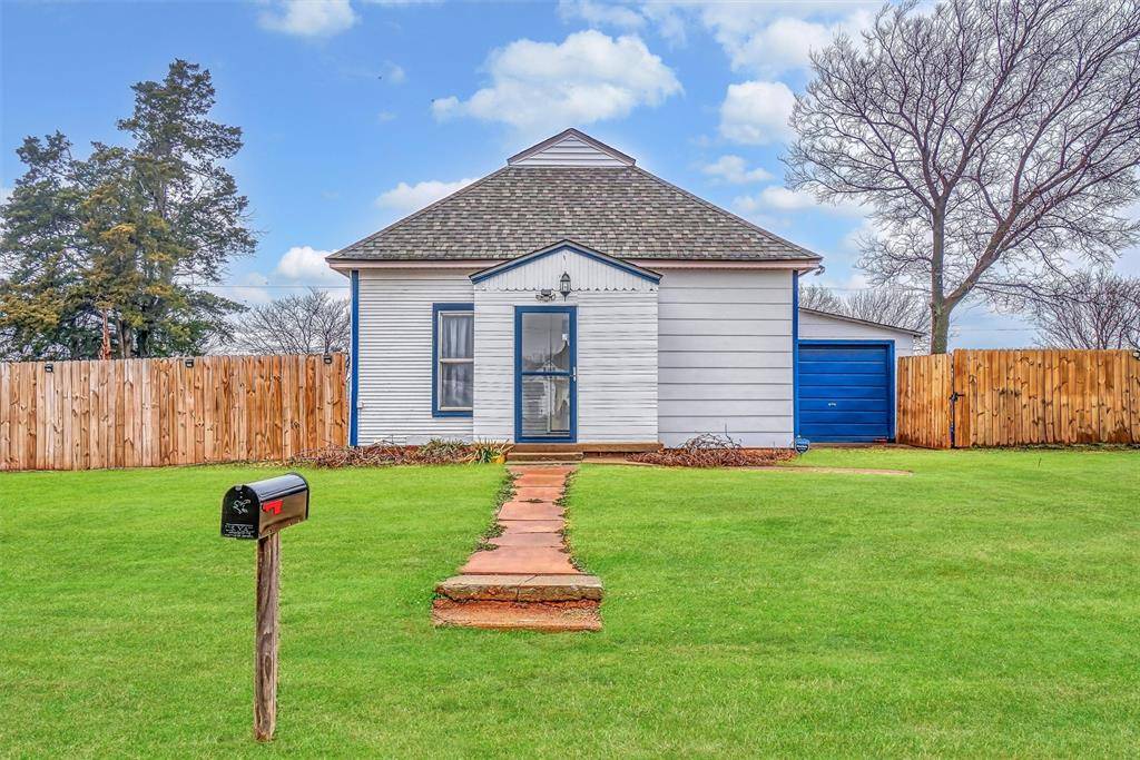 622 N 10th ST, Thomas, OK 73669