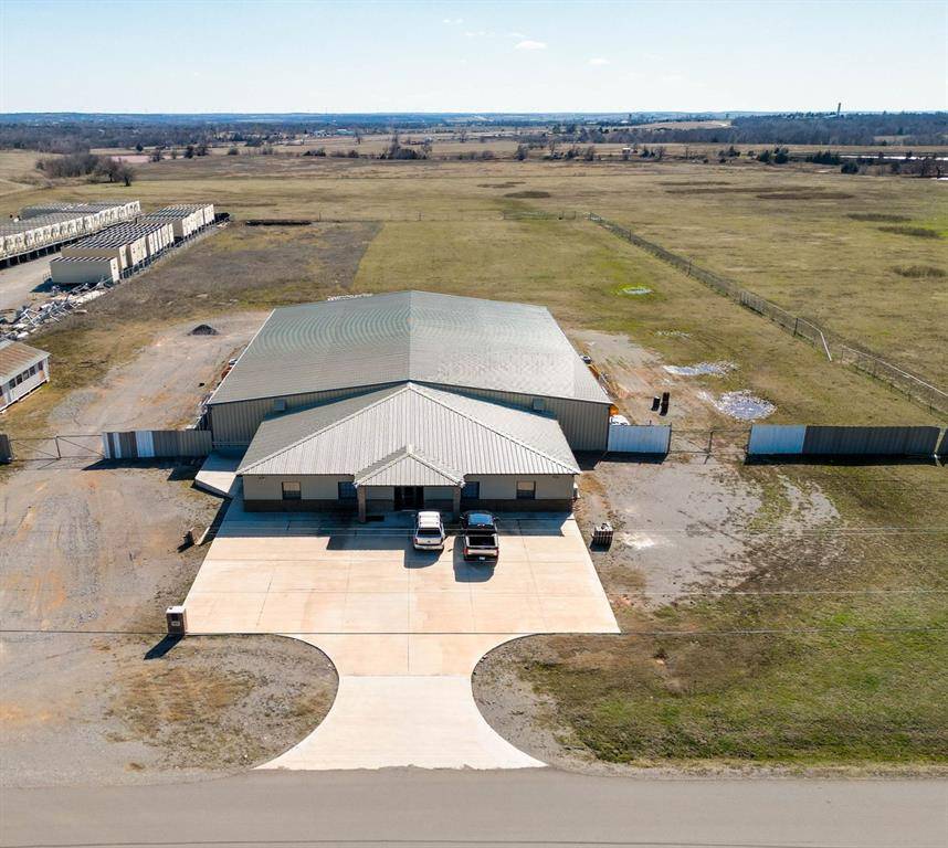 969 Pikes Peak RD, Chickasha, OK 73018