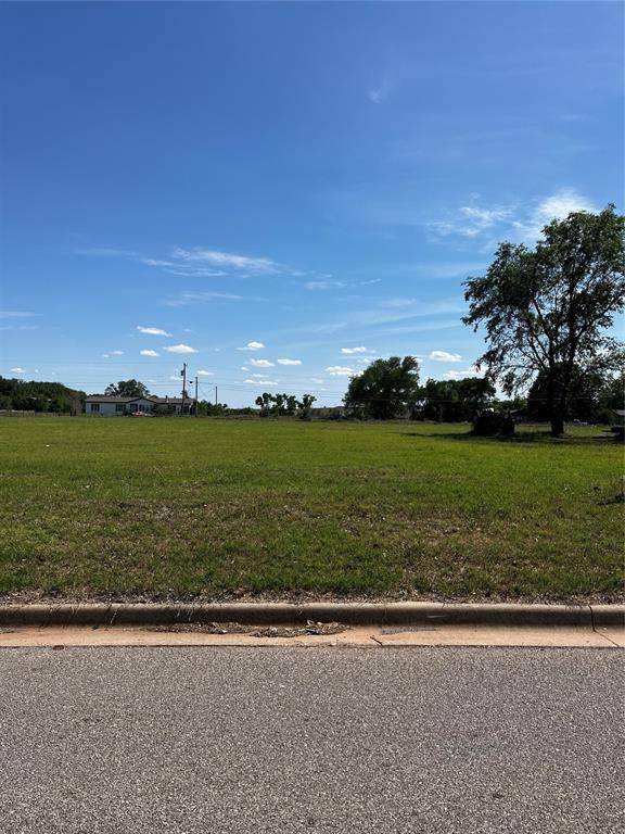 W 10th ST, Elk City, OK 73644