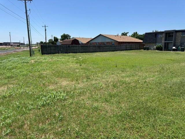 Rawlings DR, Clinton, OK 73601
