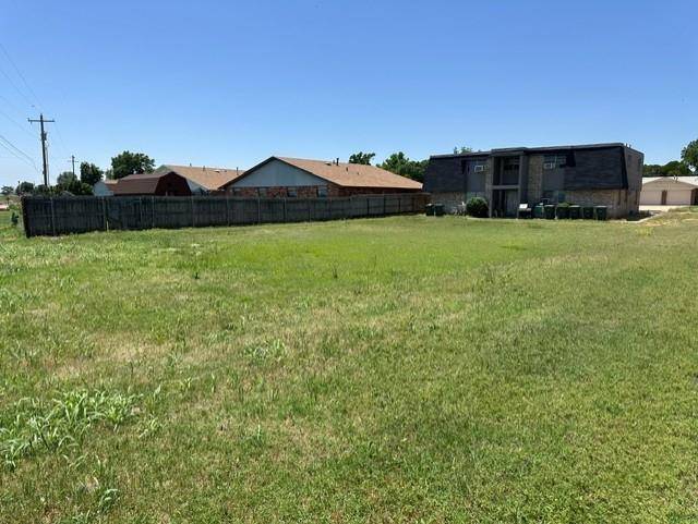 Rawlings DR, Clinton, OK 73601