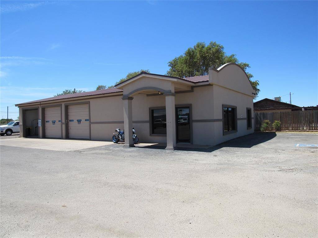 1904 E Broadway ST, Altus, OK 73521