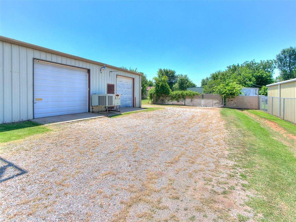 1608 E State Highway 152, Mustang, OK 73064
