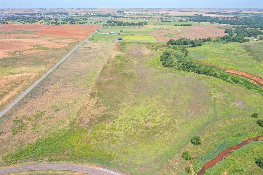 09 E Arapaho RD, Weatherford, OK 73096