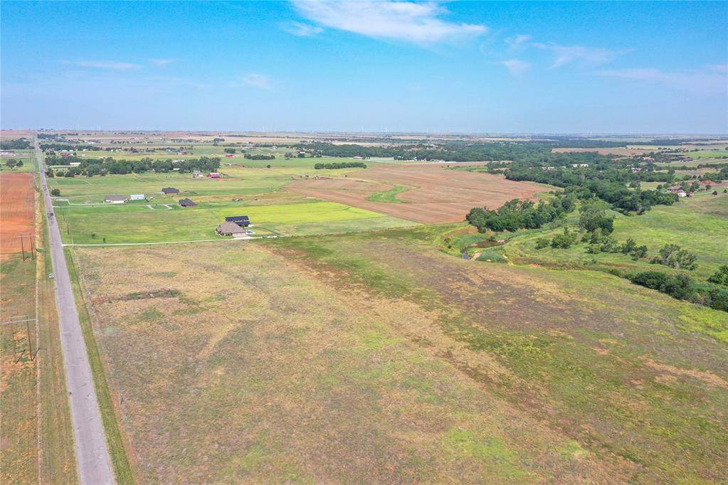 09 E Arapaho RD, Weatherford, OK 73096