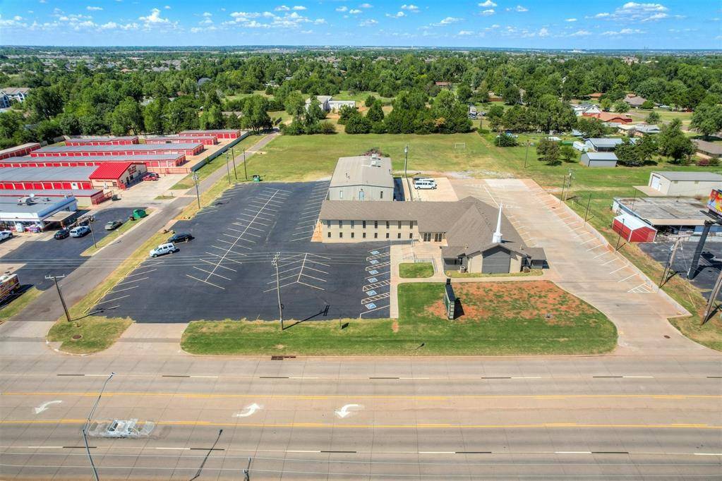 601 E State Highway 152 HWY, Mustang, OK 73064