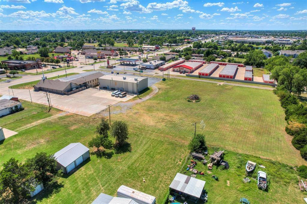 601 E State Highway 152 HWY, Mustang, OK 73064