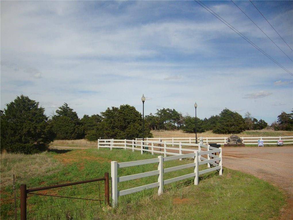 3 Ridgewood RD, Weatherford, OK 73096