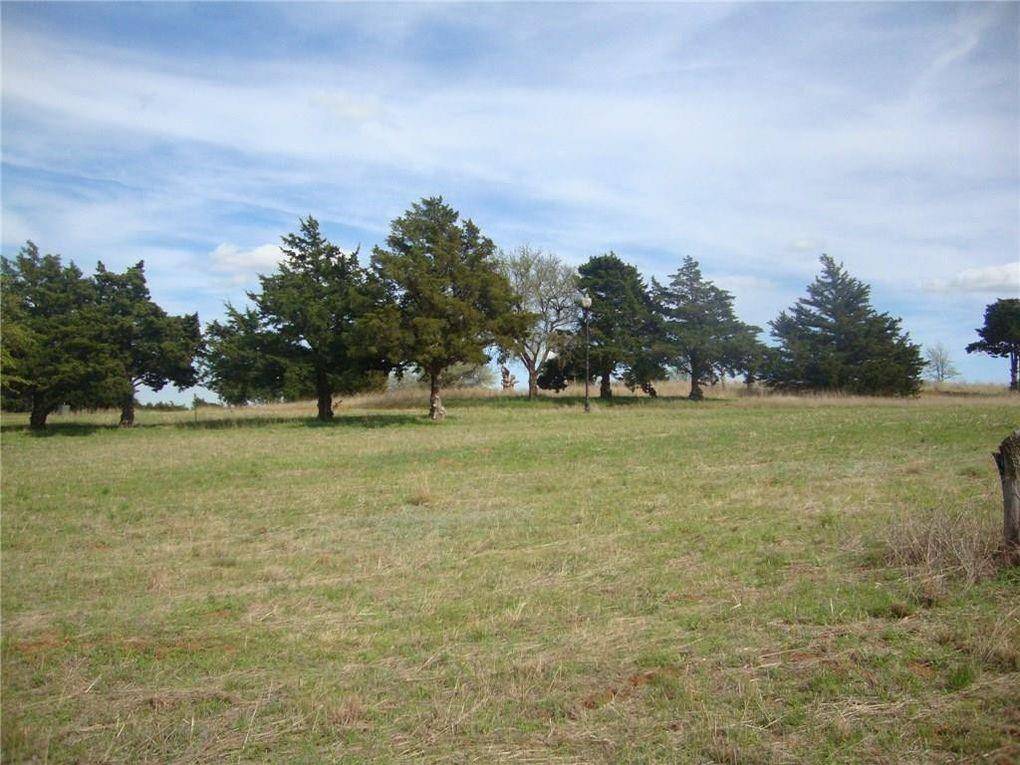 15 Ridgewood RD, Weatherford, OK 73096