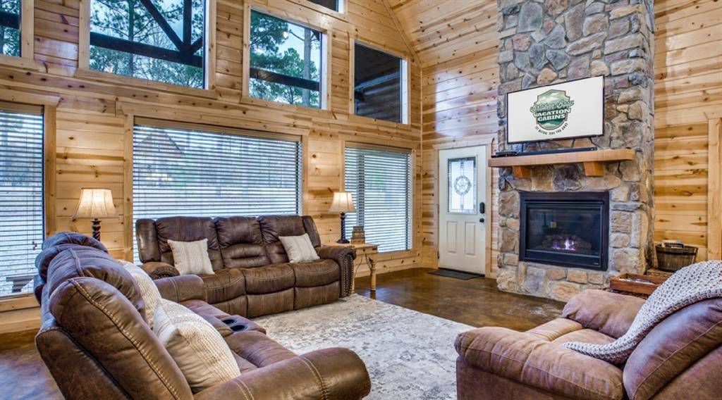 435 Poplar CIR, Broken Bow, OK 74728