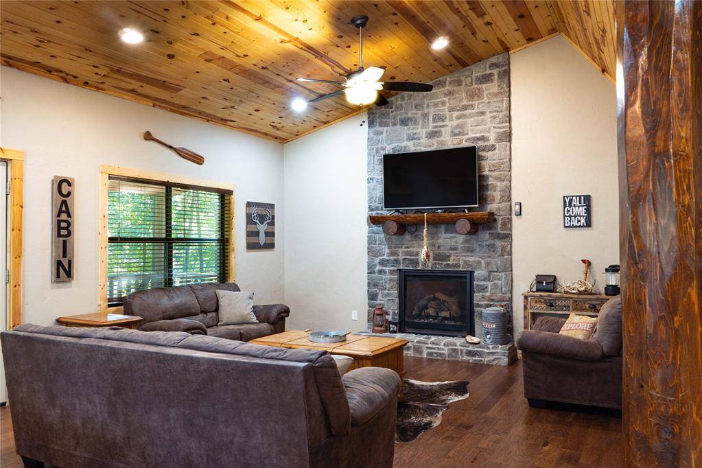 172 Cedar Creek CIR, Broken Bow, OK 74728