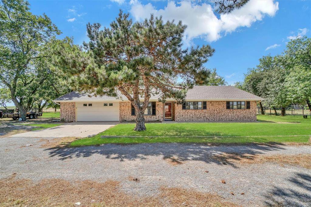 20575 E County Road 157, Blair, OK 73526