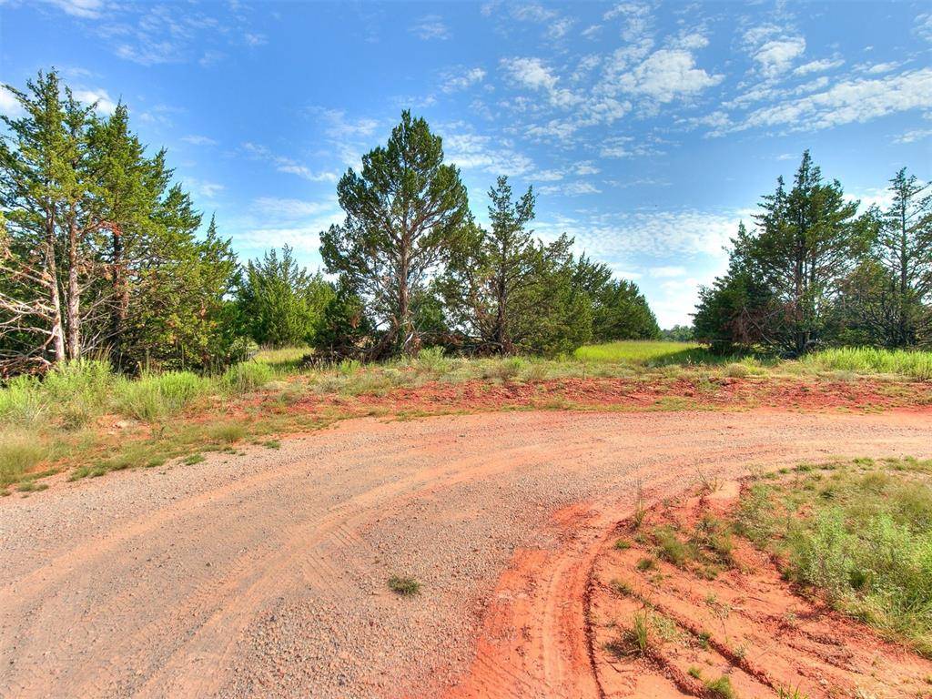 7671 Redbud TRL, Guthrie, OK 73044
