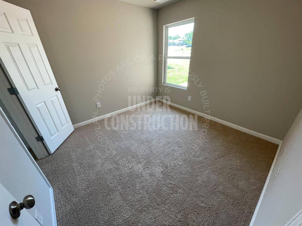 12124 SW 33 ST, Yukon, OK 73099