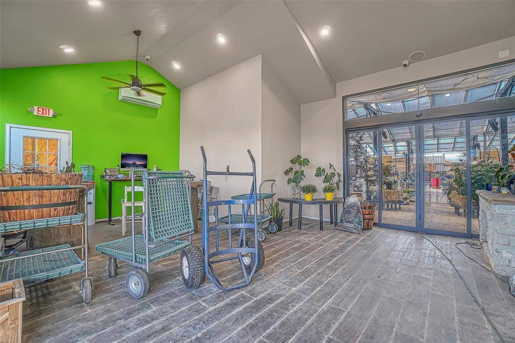 611 E Clark AVE, Weatherford, OK 73096