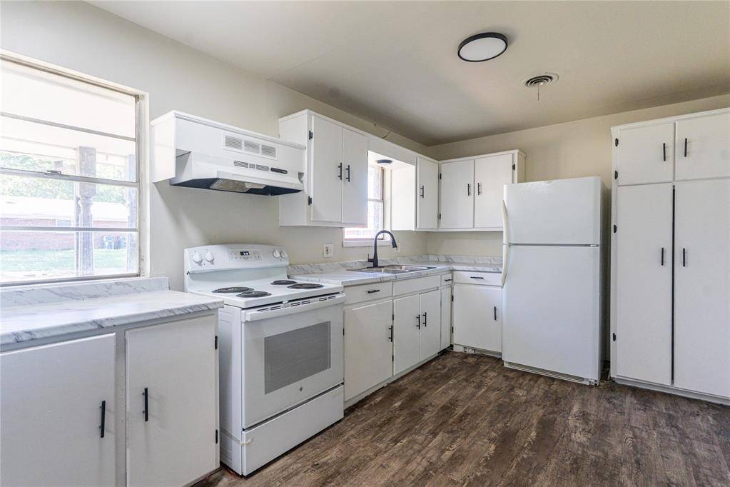 3201 Longridge RD, Del City, OK 73115