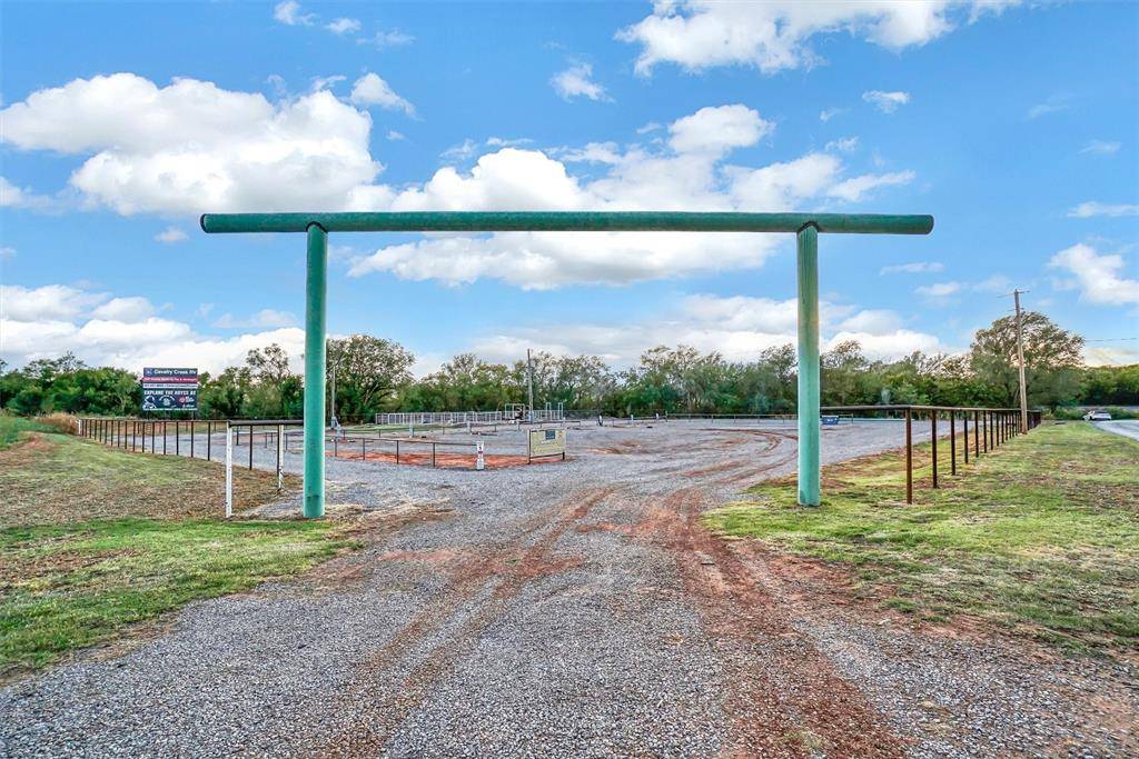301 E Caddo ST, Cordell, OK 73632