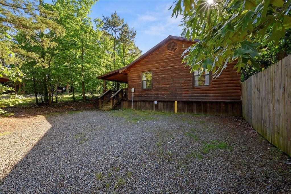 14 Mahi RD, Broken Bow, OK 74728