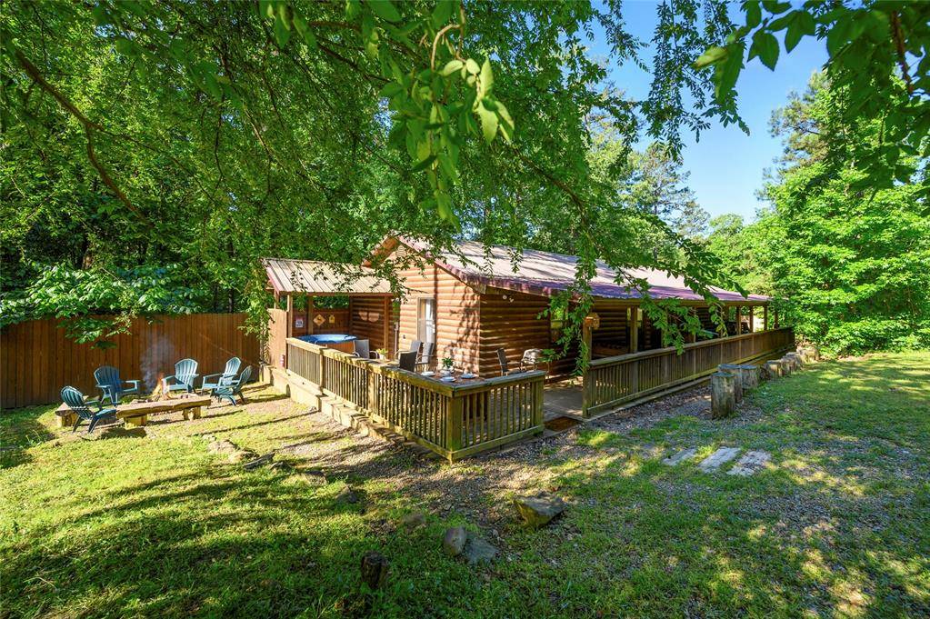 14 Mahi RD, Broken Bow, OK 74728