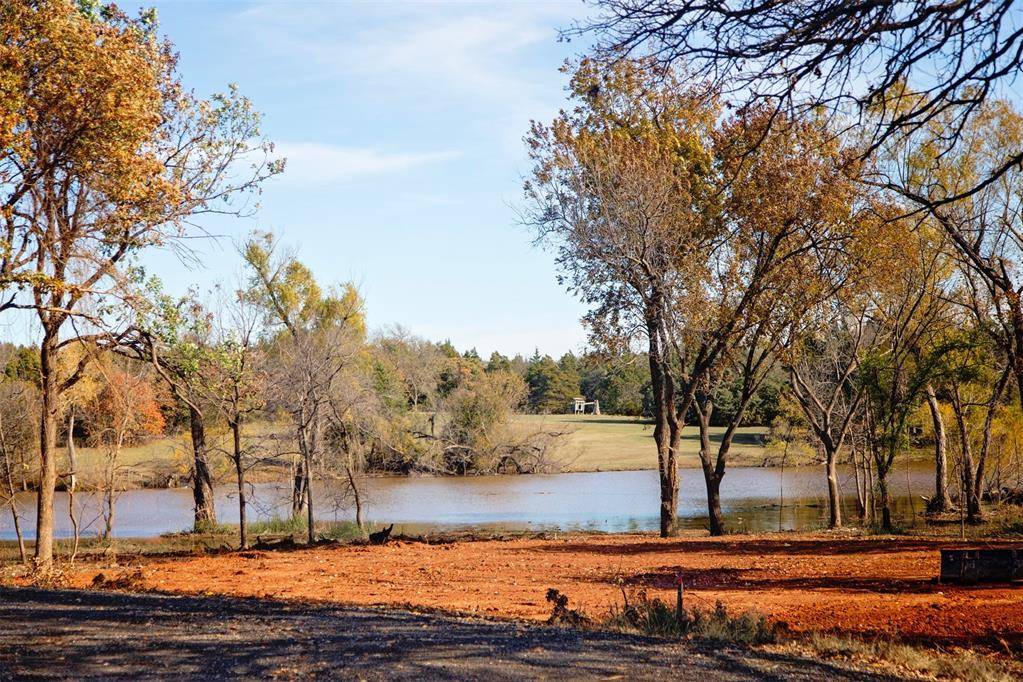 7701 Old Oak TRL, Guthrie, OK 73044