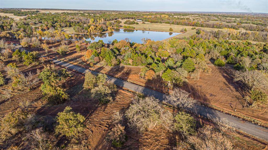 7400 Old Oak TRL, Guthrie, OK 73044