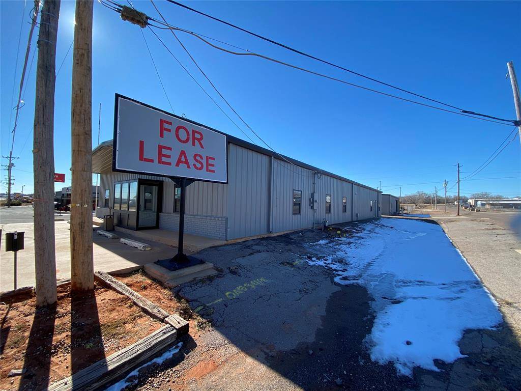 108 W 12th ST, Elk City, OK 73644