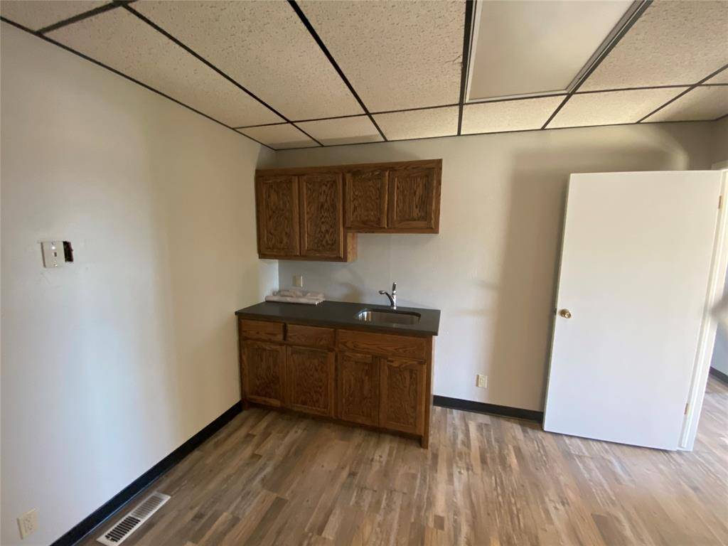 108 W 12th ST, Elk City, OK 73644