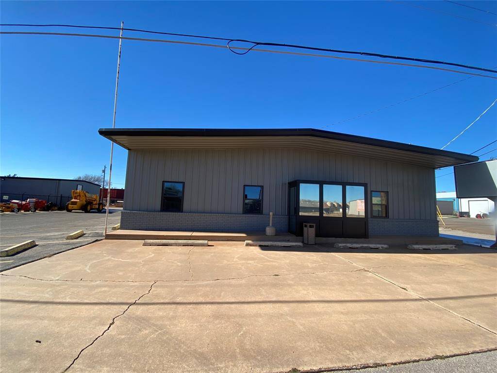 108 W 12th ST, Elk City, OK 73644