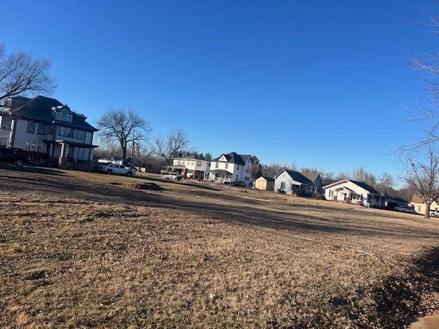 1501 W Noble AVE, Guthrie, OK 73044