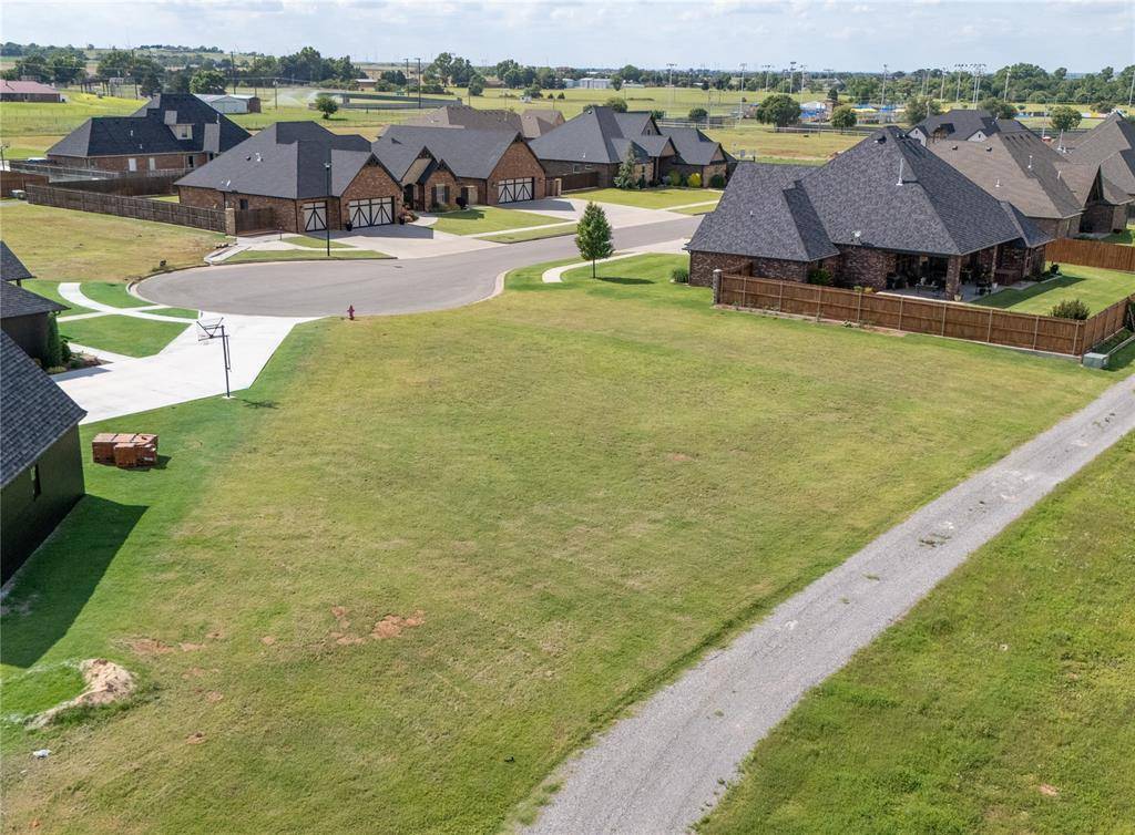 3500 Nicklaus DR, Weatherford, OK 73096