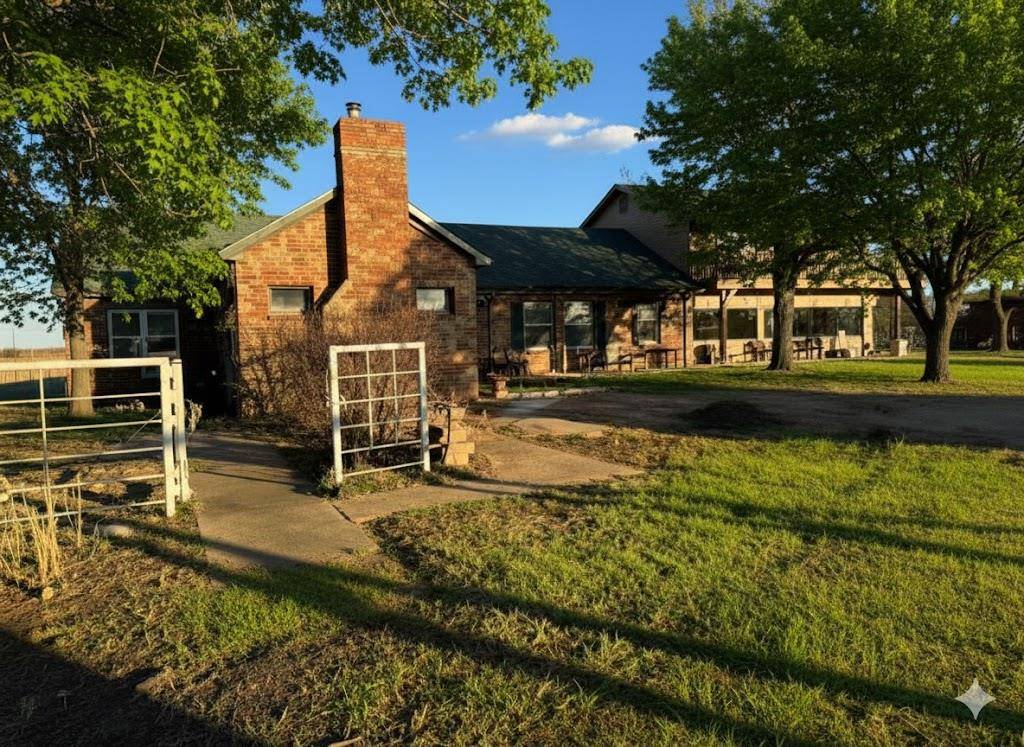 1932 E 2050 RD, Hugo, OK 74743