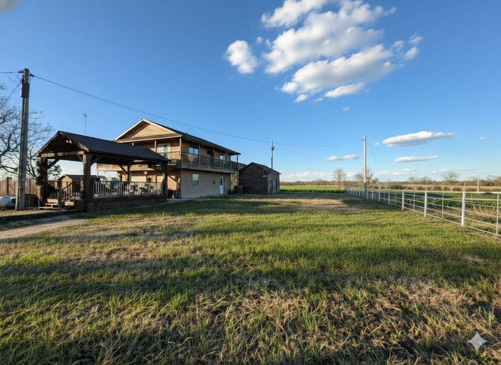 1932 E 2050 RD, Hugo, OK 74743