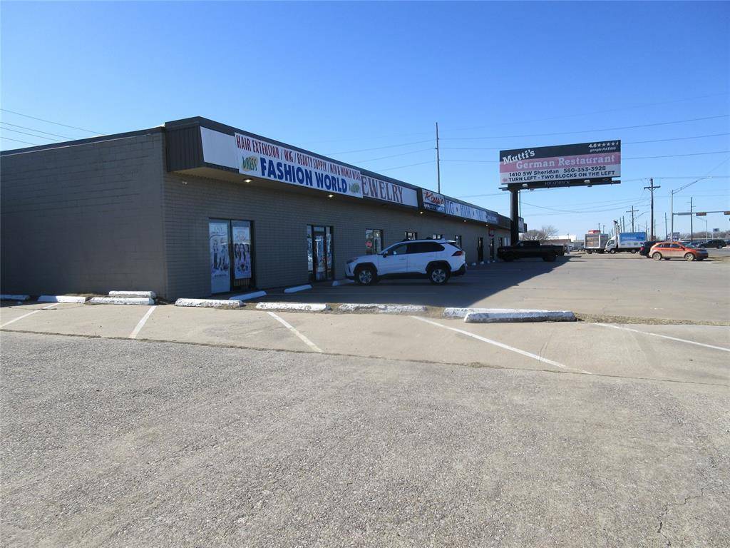 2126 SW Lee BLVD, Lawton, OK 73501