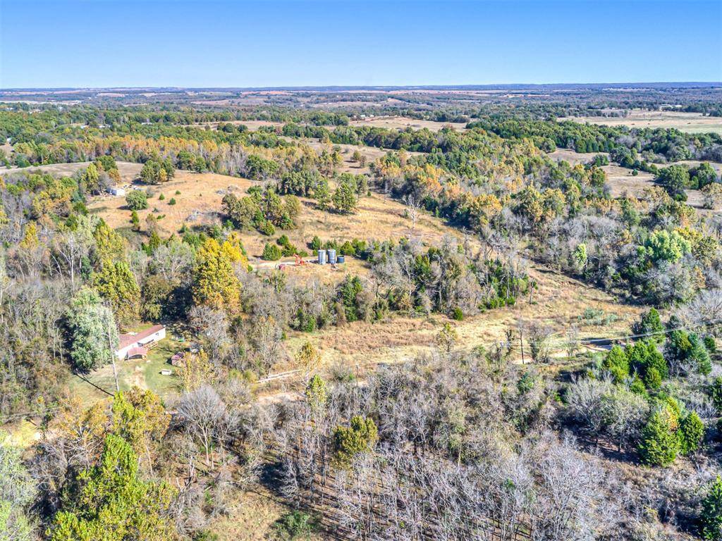 E 44th, Yale, OK 74085