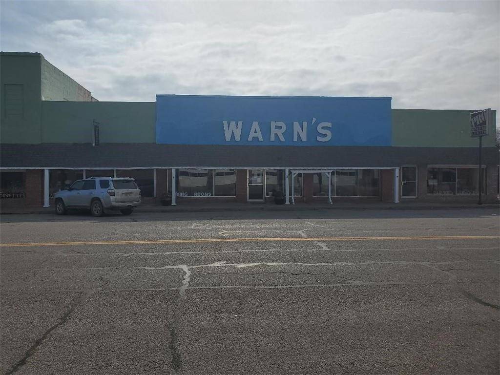 507 W Broadway ST, Okemah, OK 74859